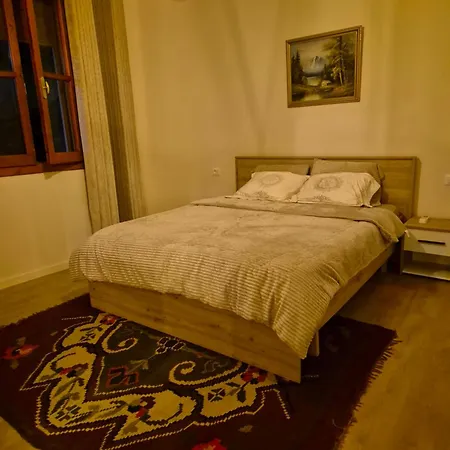 Kurmaku - Historic Inside Castle *