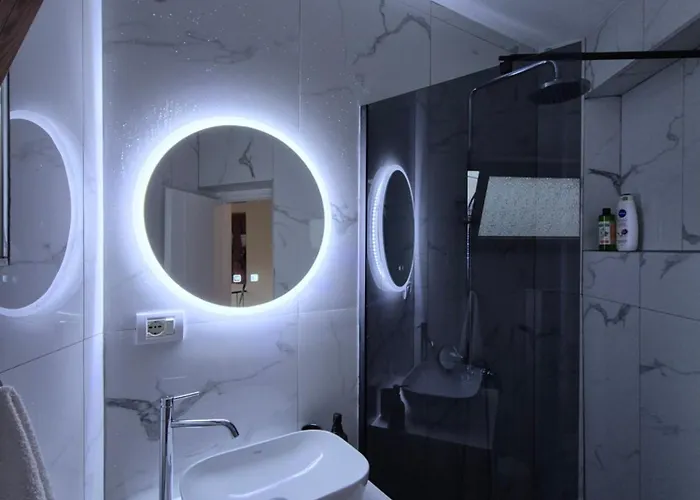 Δωμάτια σε οικογενειακή κατοικία Kurmaku - Historic Inside Castle *