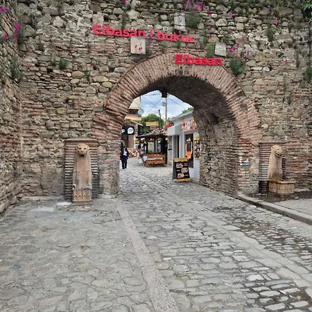 Kurmaku - Historic Inside Castle 民宿 爱尔巴桑