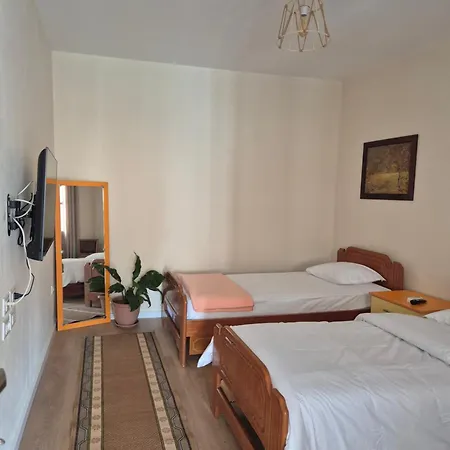 Kurmaku - Historic Inside Castle Ελβασάν