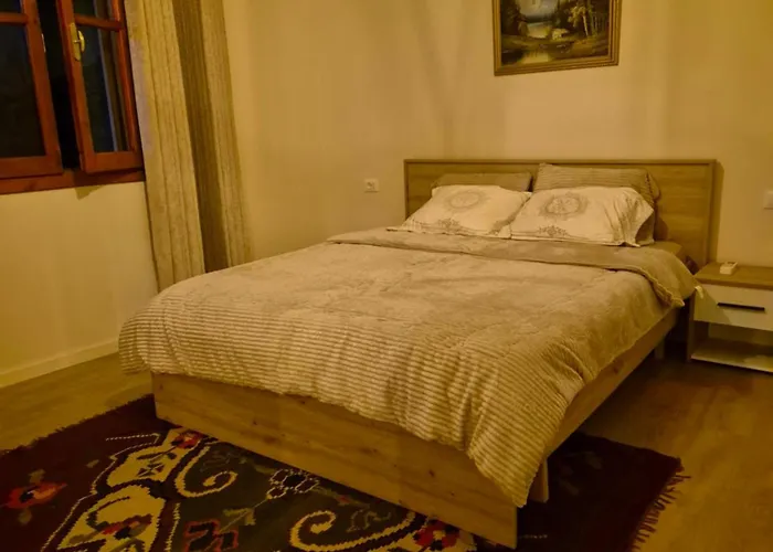 Kurmaku - Historic Inside Castle *