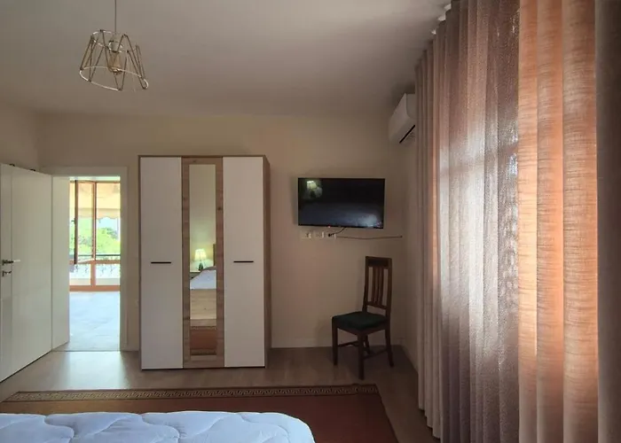 Kurmaku - Historic Inside Castle * 爱尔巴桑