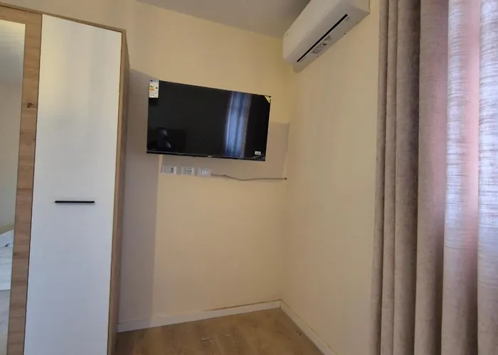 Kurmaku - Historic Inside Castle *