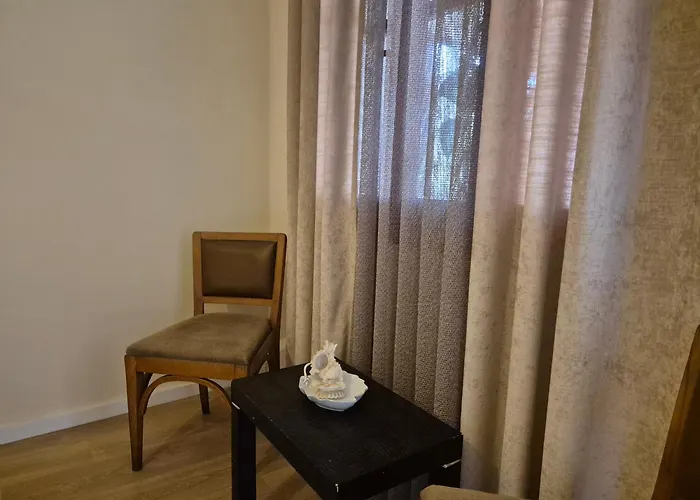 Kurmaku - Historic Inside Castle Проживание в семье Эльбасан